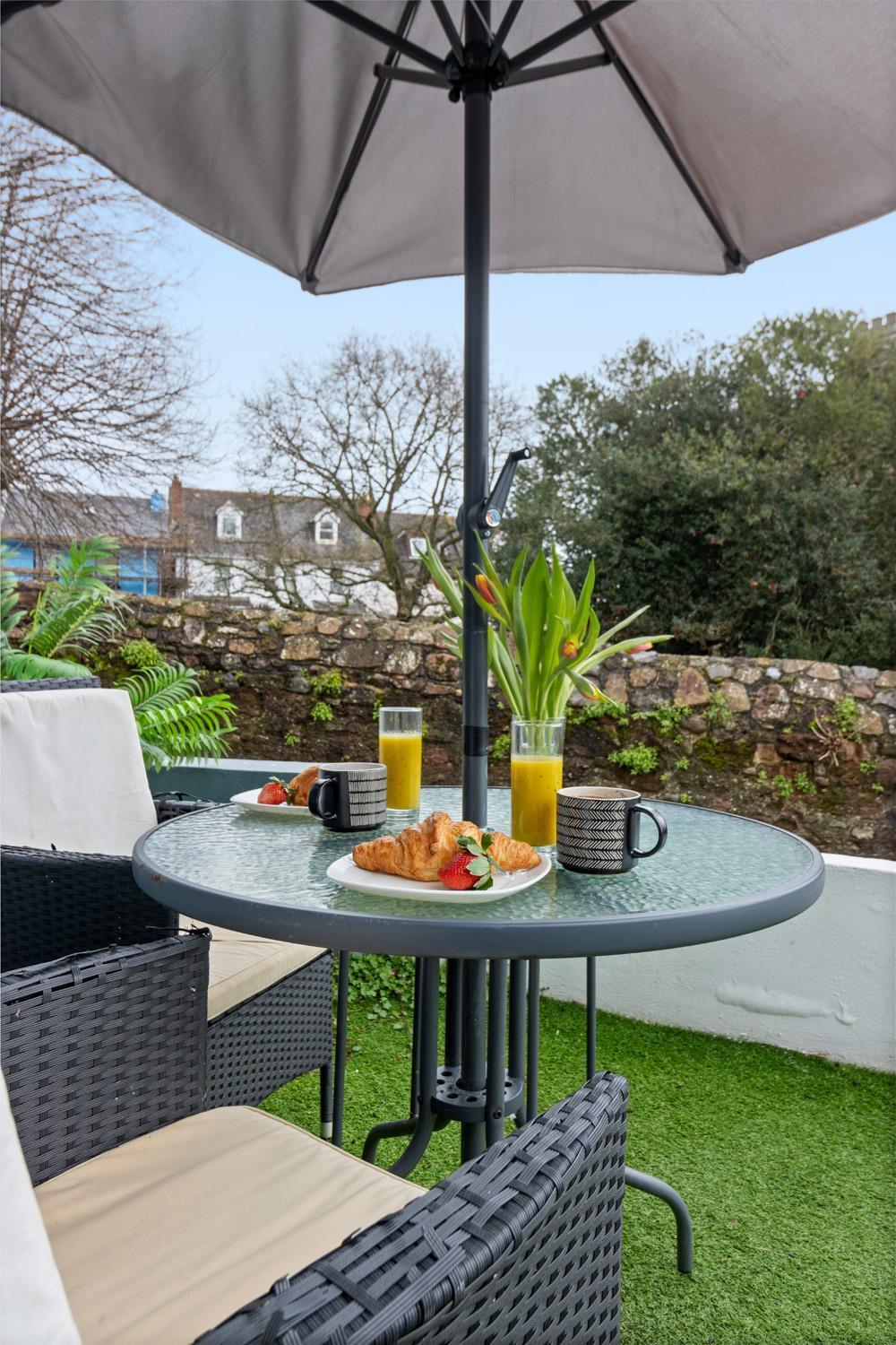 Stylish 2 Bed Apartment Near Beach, Parking, Wifi, Netflix Teignmouth Exteriör bild